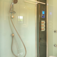 The power shower  in a chalet at Loch Lomond Waterfront