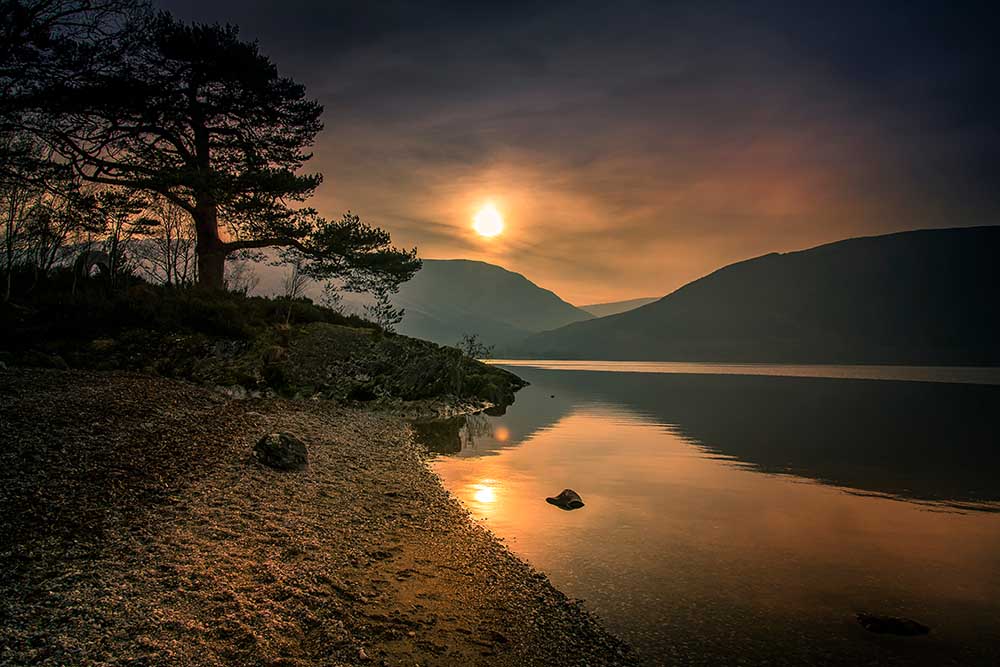 the settign sun over Loch Lomond