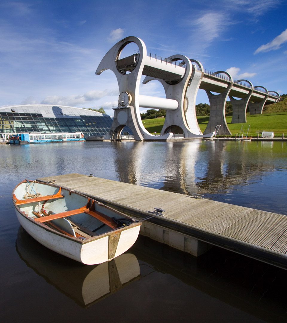 Boat lift linking the Forth and Clyde Canals with the Union Canal