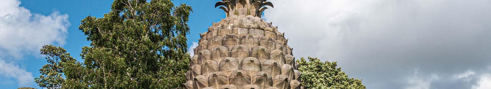 Fruit-shaped folly in Falkirk, Scotland