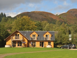 The  Stewart &amp; Lismore lodges at Loch Lomond Waterfront